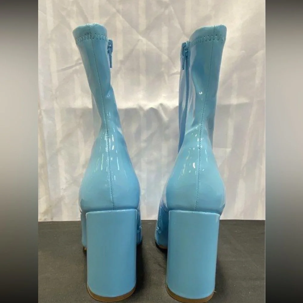 NWOT (Orig Box) Steve Madden Lyndon Sky Blue Patent Heeled Platform Ankle Boots - Picture 3 of 5